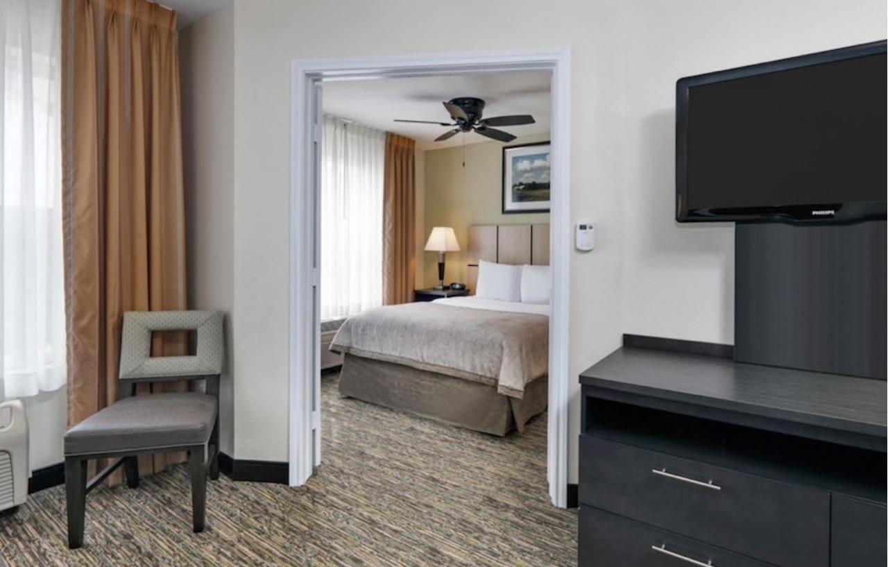 แคนเดิ้ลวูด สวีท ดัลลัส มาร์เก็ต เซ็นเตอร์-เลิฟฟิลด์ Hotel ภายนอก รูปภาพ